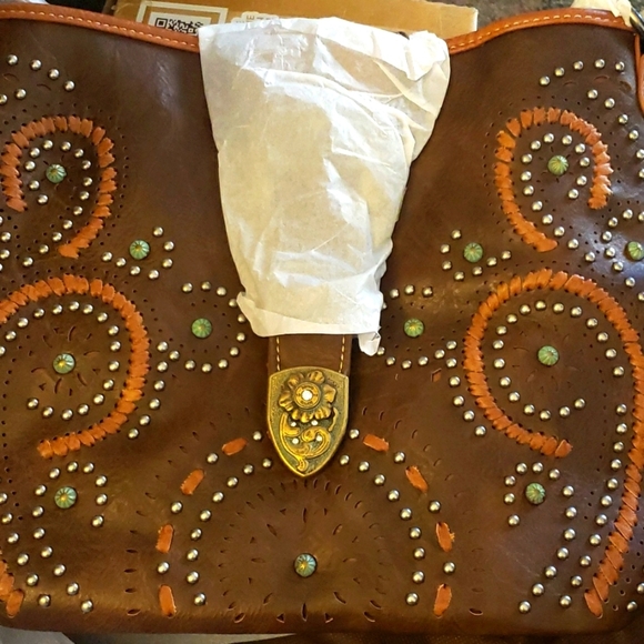 Montana West Buckle Collection Concealed Carry Hobo Bag & Wallet Set in Coffee - Picture 2 of 15